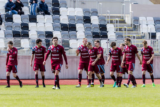 Gefles spelare jublar