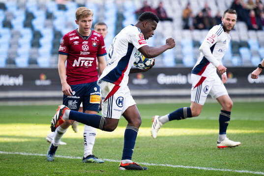Östers Manasse Kusu jublar