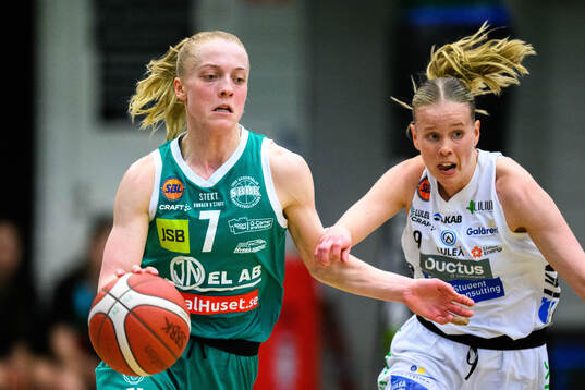 Södertäljes Klara Lundquist och Luleås Sofia Hägg