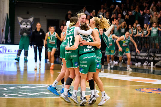 Södertäljes spelare jublar