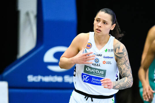 Luleås Sabrina Haines jublar