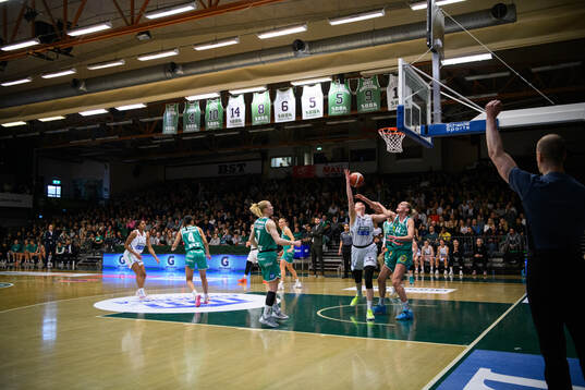 Luleås Josefin Vesterberg och Södertäljes Louice