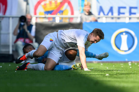 Malmö FFs Isaac Thelin och Djurgårdens Miro Tenho