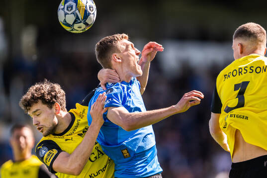 Mjällbys Colin Rösler och Halmstads Viktor Granath