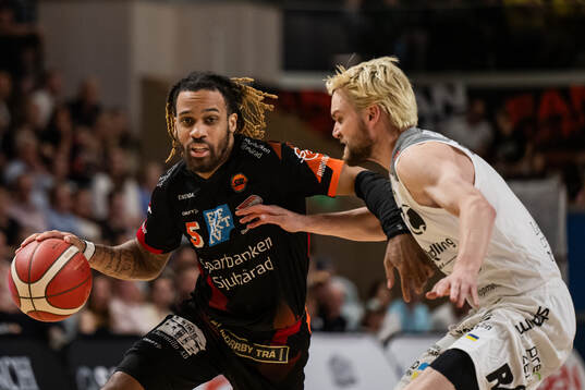 Borås Jarred Godfrey och Norrköpings Tim Schuberg