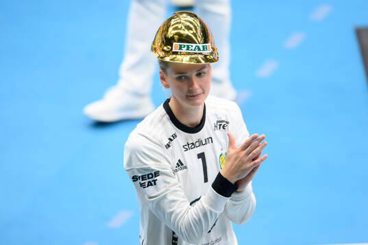 Sävehofs målvakt Johanna Bundsen jublar