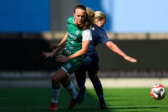 Alingsås Alma Öberg och Eskilstuna Uniteds Agnes Vigholm