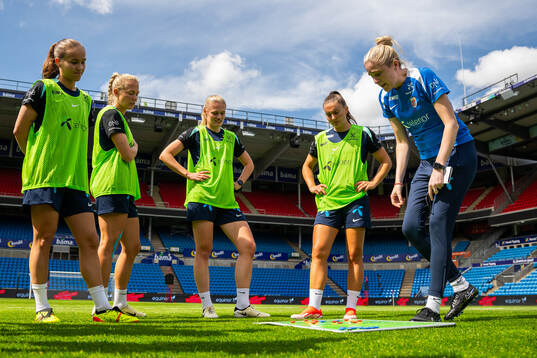 Guro Reiten, Guro Bergsvand, Mathilde Harviken and Vilde