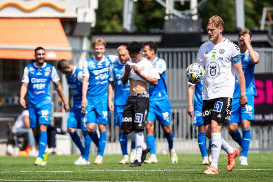 Örebros Karl Holmberg deppar