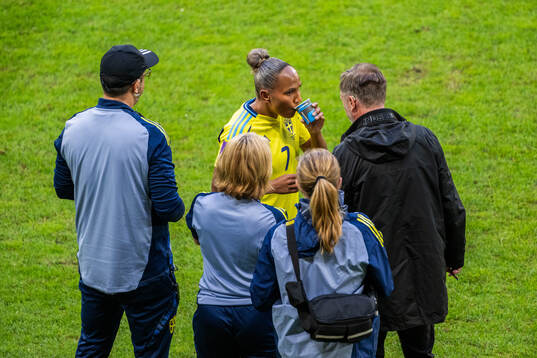 Madelen Janogy and head coach Peter Gerhardsson of Sweden