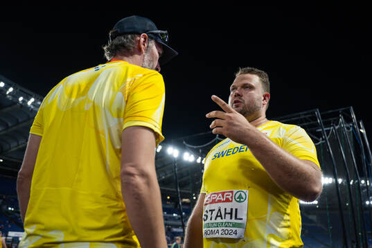 Coach Staffan Jönsson and Daniel Ståhl of Sweden at the
