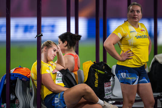 Fanny Roos and Sara Lennman of Sweden compete in women's