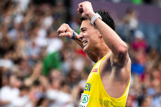 Perseus Karlström of Sweden celebrates