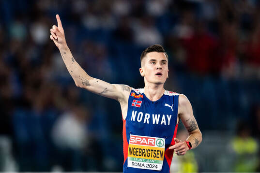 Jakob Ingebrigtsen of Norway celebrates