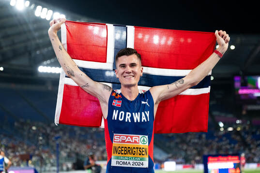 Jakob Ingebrigtsen of Norway celebrates