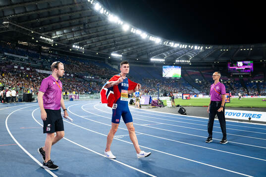 Jakob Ingebrigtsen of Norway celebrates