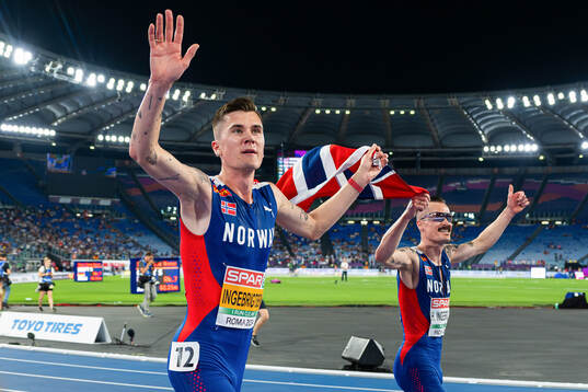 Jakob Ingebrigtsen of Norway celebrates with his brother