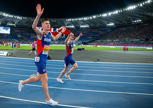Jakob Ingebrigtsen of Norway celebrates with his brother