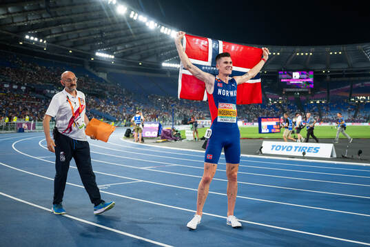 Jakob Ingebrigtsen of Norway celebrates winning men's 5000