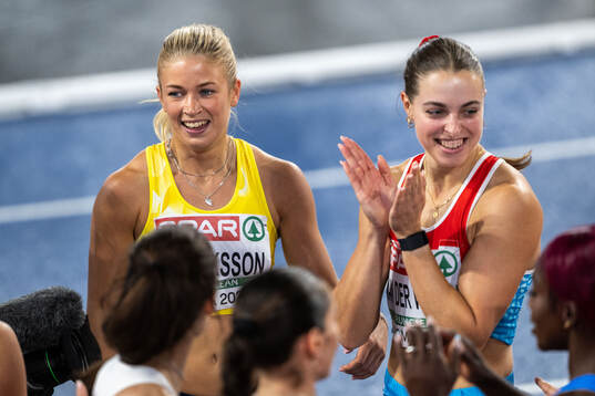 Julia Henriksson of Sweden