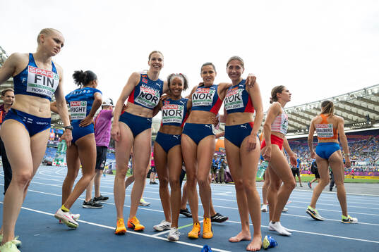 Elisabeth Slettum, Astri Ertzgaard, Amalie Iuel and