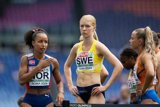 Astri Ertzgaard of Norway and Moa Granat of Sweden