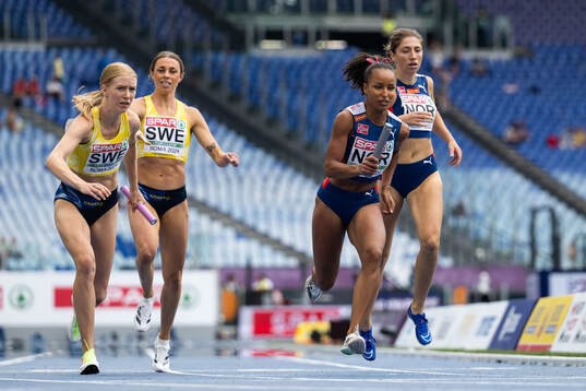 Moa Granat and Lisa Lilja of Sweden besides Astri Ertzgaard