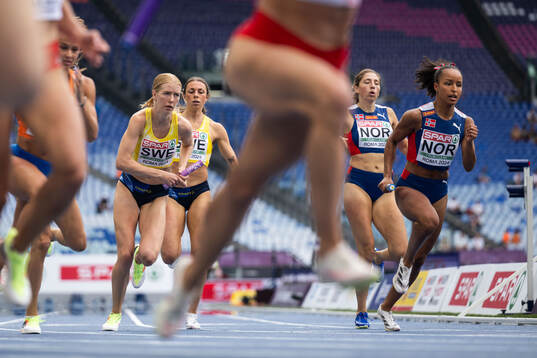 Moa Granat and Lisa Lilja of Sweden besides Astri Ertzgaard