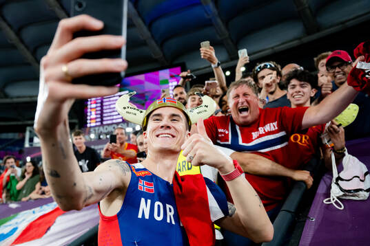Jakob Ingebrigtsen of Norway celebrates