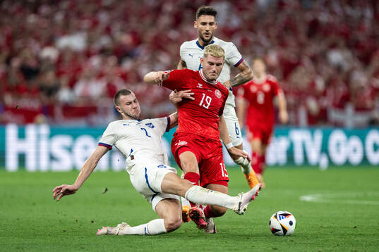 Strahinja Pavlovic of Serbia and Jonas Wind of Denmark
