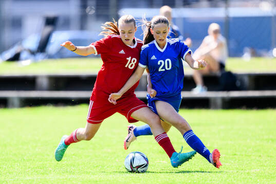 Nora Sundqvist, Hammarby IF FF och Alice Rådsjö, Lerums IS