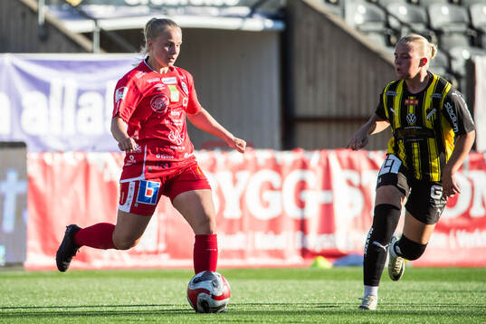 KIF Örebros Sara Ikonen och Häckens Matilda Nildén