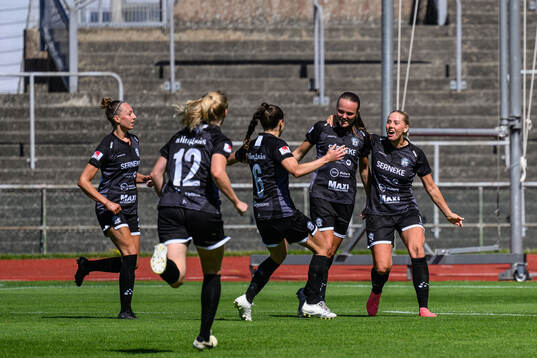 Alingsås Alma Öberg jublar