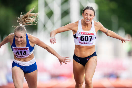 Jonna Claesson, Spårvägens FK och Lisa Lilja, Örgryte IS