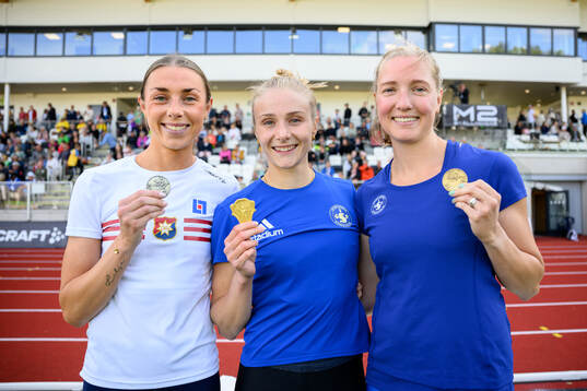 Lisa Lilja, Örgryte IS, Jonna Claesson och Moa Hjelmer,