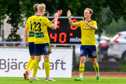 Ängelholms Max Eriksson jublar