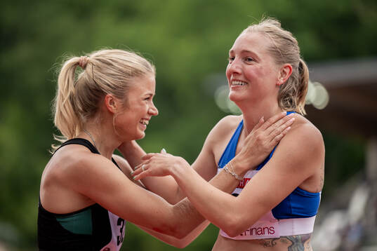 Julia Henriksson, Malmö AI och Moa Hjelmer, Spårvägens FK