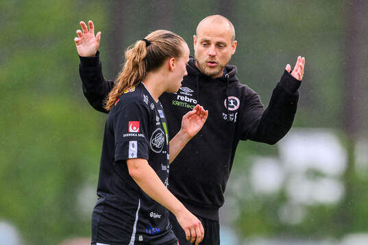 KIF Örebros tränare Rickard Johansson och Inka Sarjanoja