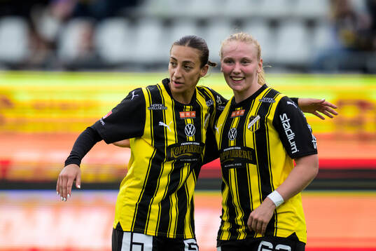 Häckens Rusul Rosa Kafaji och Johanna Fossdalsá Sørensen