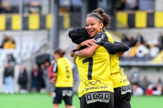 Häckens Felicia Schröder jublar