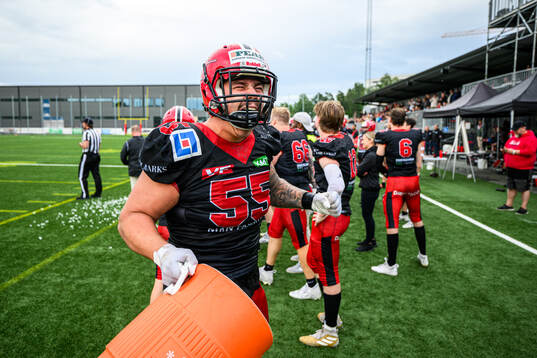 Carlstad Crusaders Isak Berg jublar