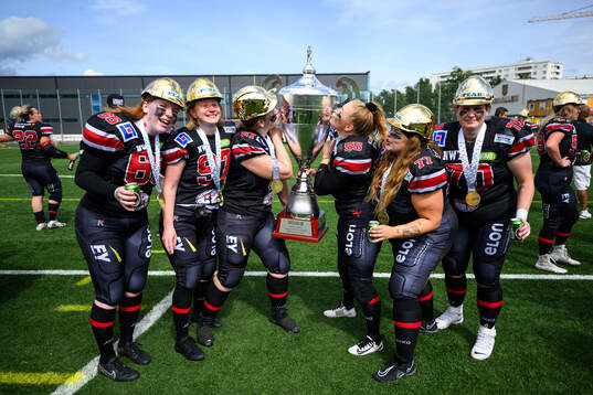 Carlstad Crusaders spelare jublar