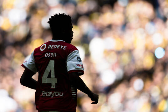 Kalmars Vince Osuji i siluett