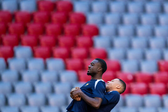 Bläddra bland fler bilder av UEFA Euro 2024, day 25, France, Training