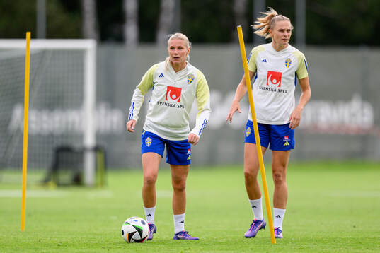 Josefine Rybrink and Fridolina Rolfö