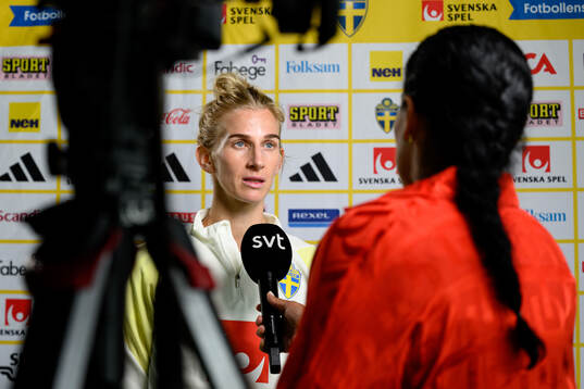 Sofia Jakobsson is being interviewed