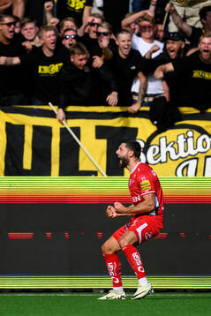 Elfsborgs Arber Zeneli jublar