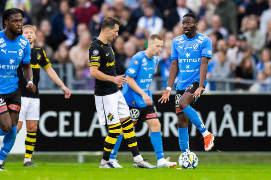 Halmstads Blair Sebastian Turgott reagerar