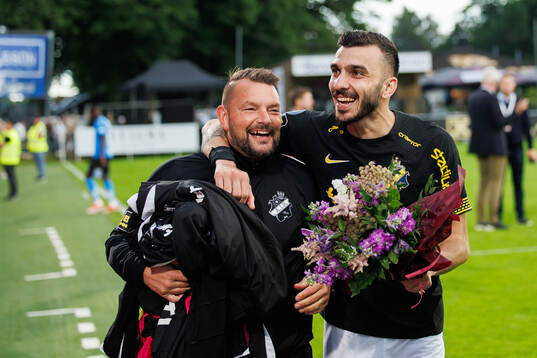 AIKs materialförvaltare Håkan Sjöberg och Ioannis Pittas