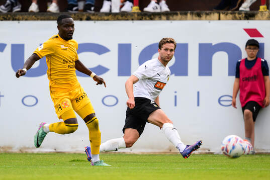 Ibrahima Bah of Diddeleng and Adam Lundkvist of Häcken